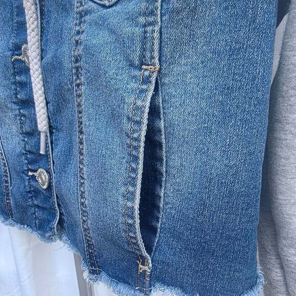 WallFlower Juniors Crop Denim Jacket with Fleece Hood & Sleeves Medium - Picture 7 of 7